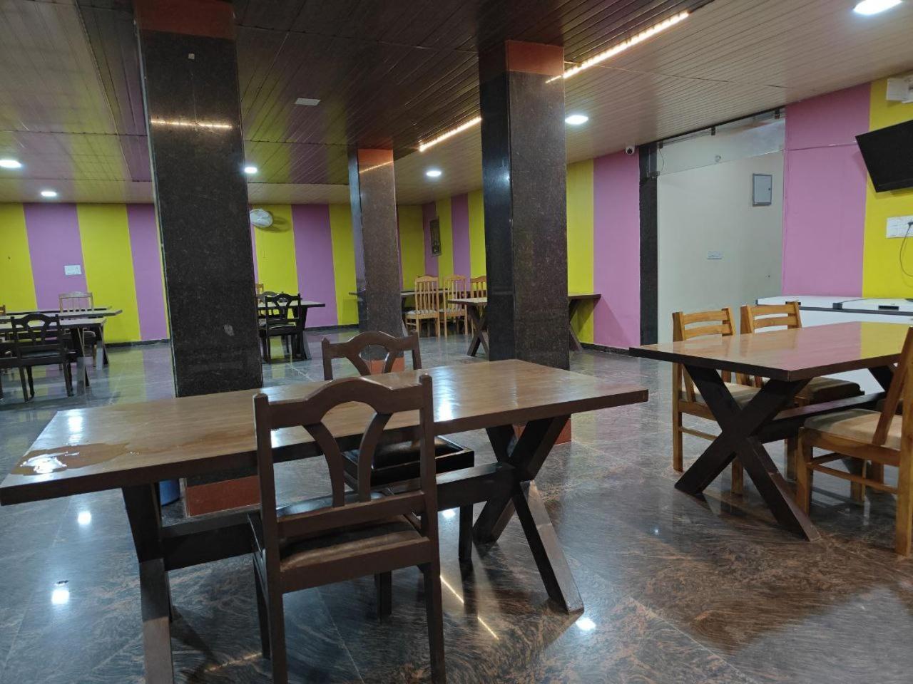 Hotel Shyam Sarover And Restaurant Ringas Exteriér fotografie