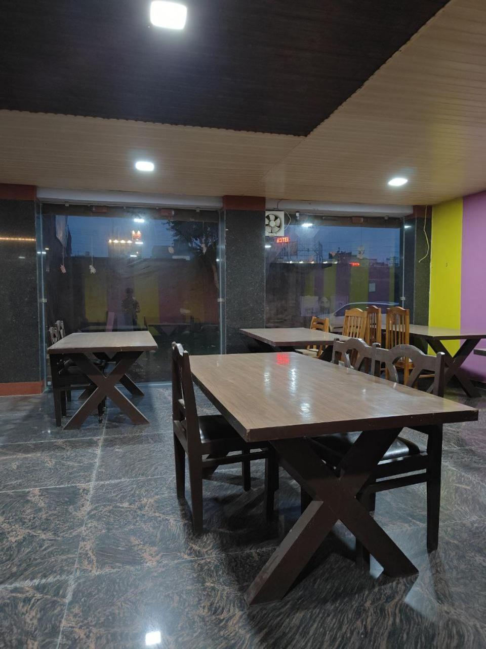 Hotel Shyam Sarover And Restaurant Ringas Exteriér fotografie