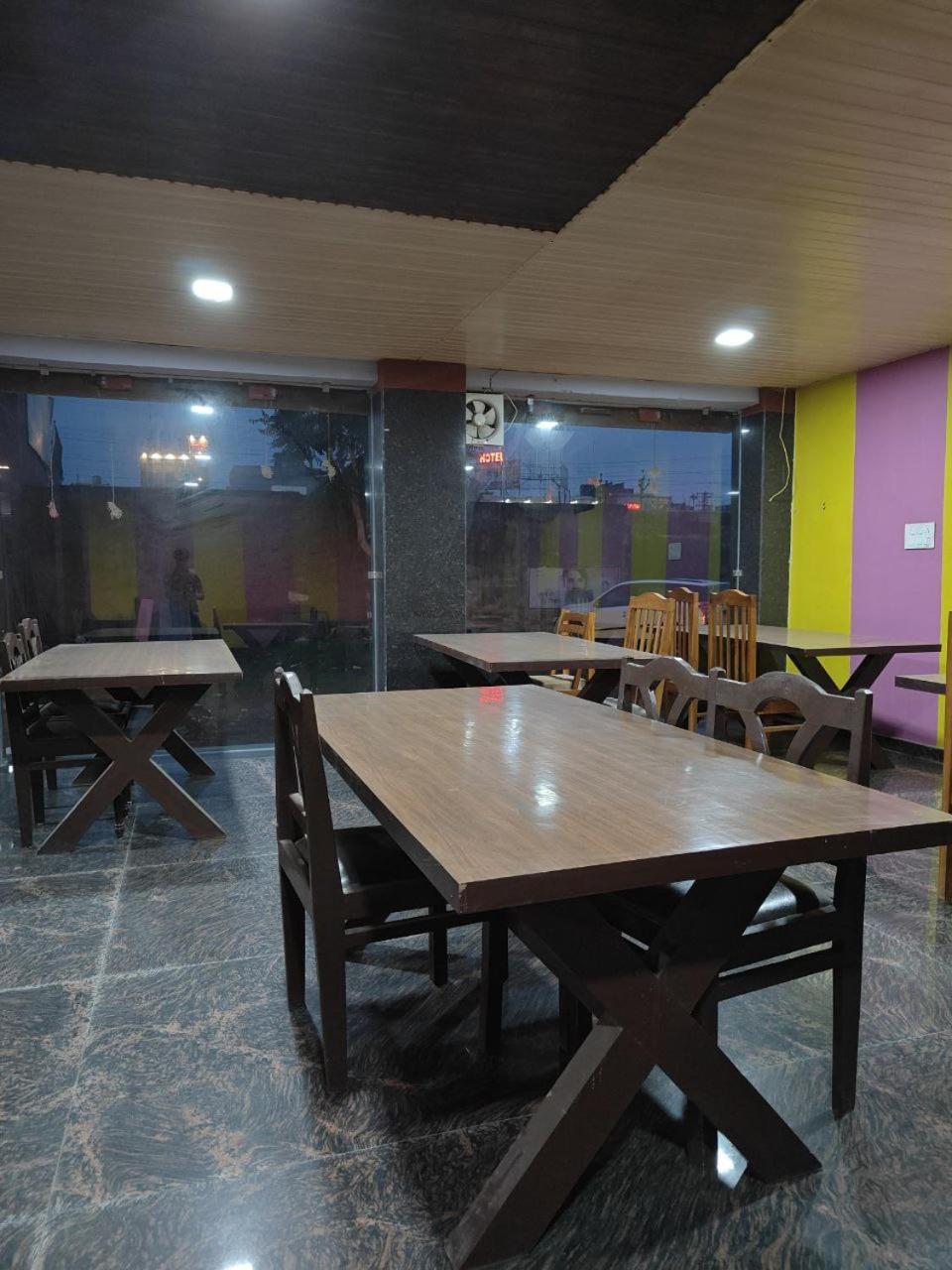 Hotel Shyam Sarover And Restaurant Ringas Exteriér fotografie